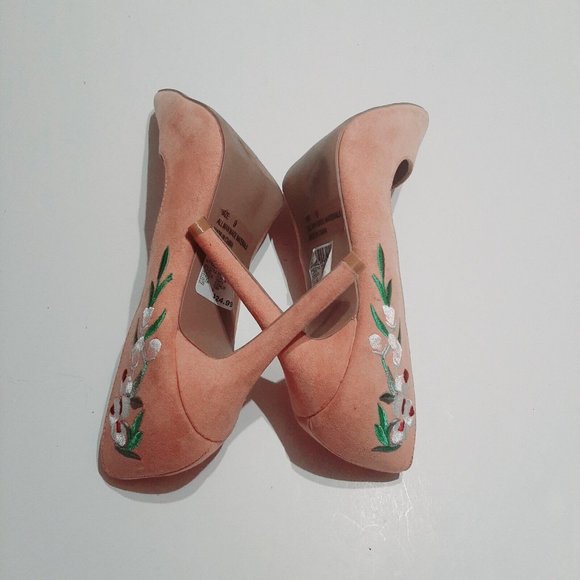 Women's Qupid Milia Floral Embroidered Suede Pointy Toe Stiletto Pump SZ 9 - Picture 6 of 6